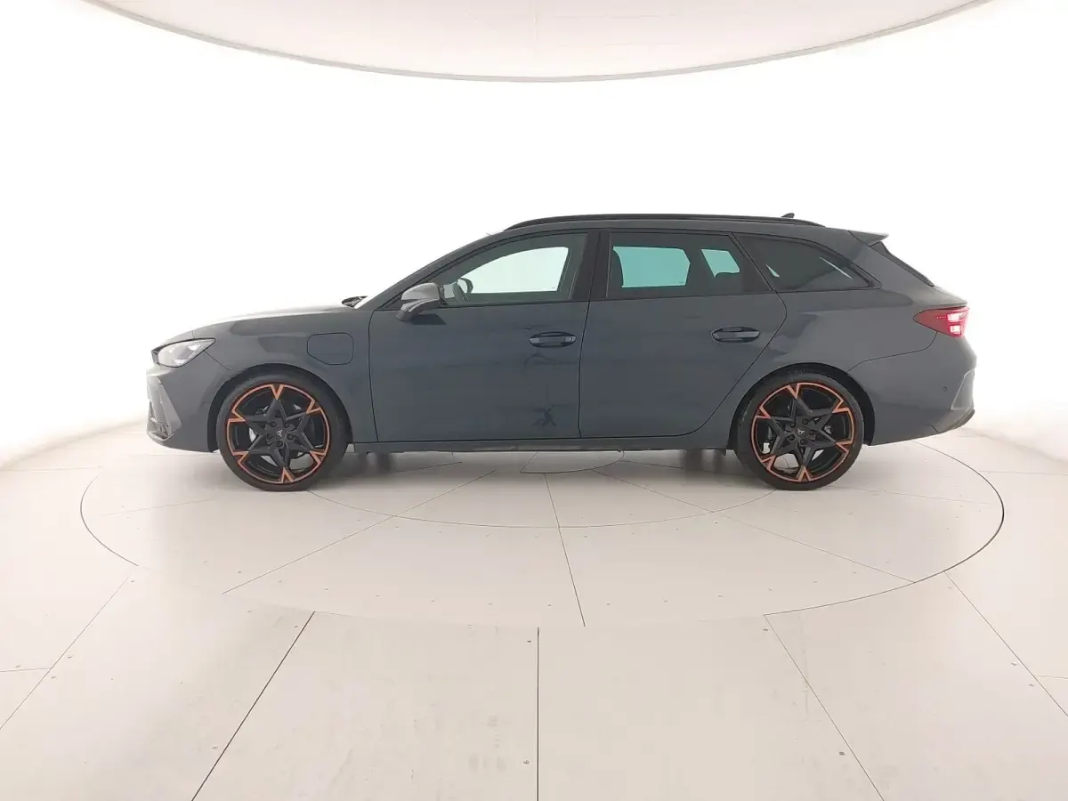 Usata Cupra Leon 204 CV (150 kW) 2025 Fiord blue Station wagon