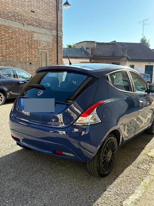 Usata Lancia Ypsilon 69 CV (50 kW) 2017 Utilitaria