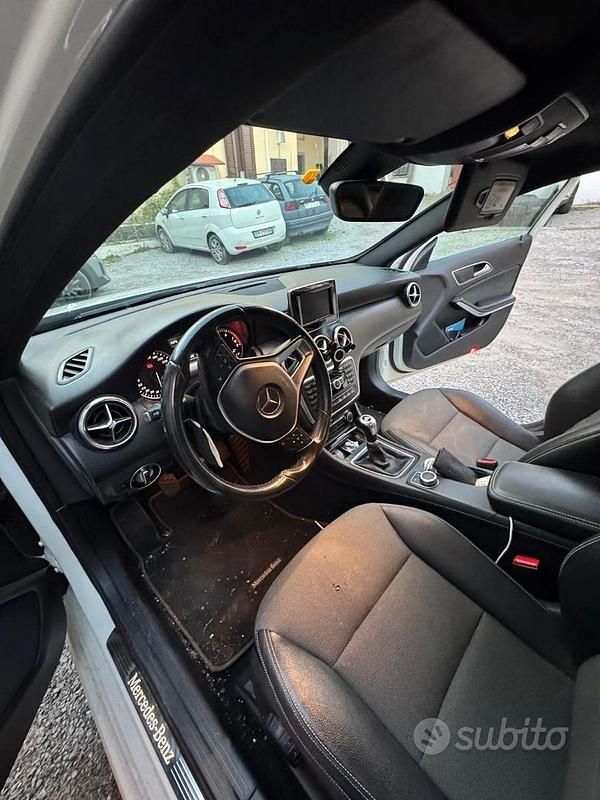 Usata Mercedes 180 109 CV (80 kW) 2015 Berlina