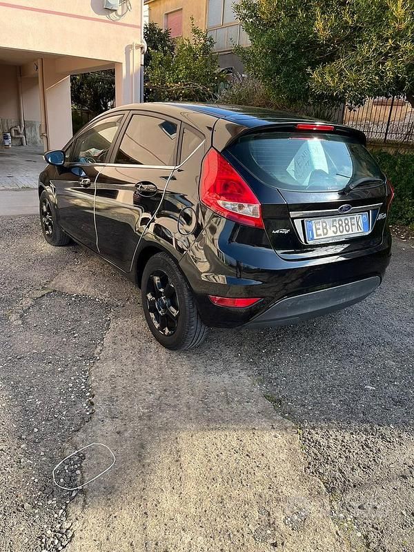 Usata Ford Fiesta 96 CV (70 kW) 2010 Utilitaria