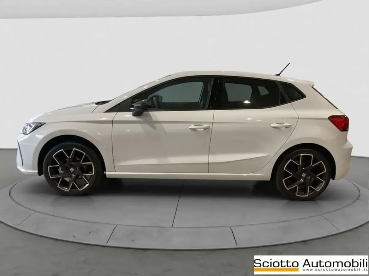 Nuova Seat Ibiza FR 95 CV (69 kW) 2026 Bianco Utilitaria