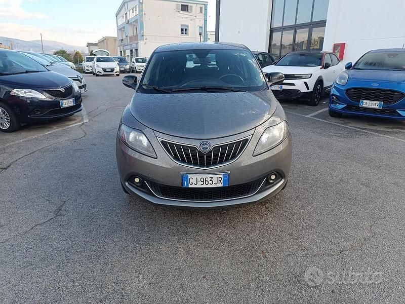 Usata Lancia Ypsilon S 69 CV (50 kW) 2022 Grigio Utilitaria