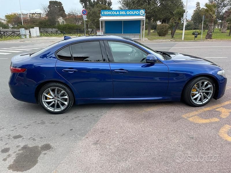 Usata Alfa Romeo Giulia Sprint 190 CV (139 kW) 2022 Blu Berlina