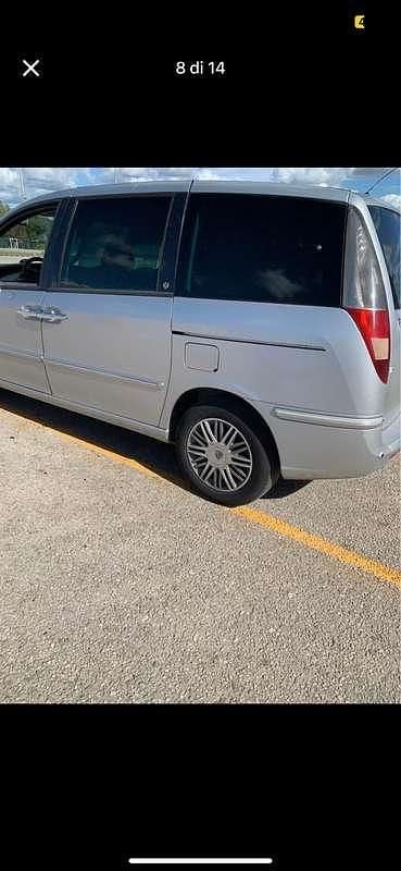 Usata Lancia Phedra 170 CV (125 kW) 2009 Argento Monovolume