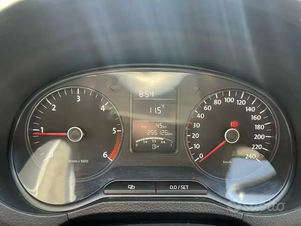 Usata VW Polo 75 CV (55 kW) 2012 Bianco Utilitaria