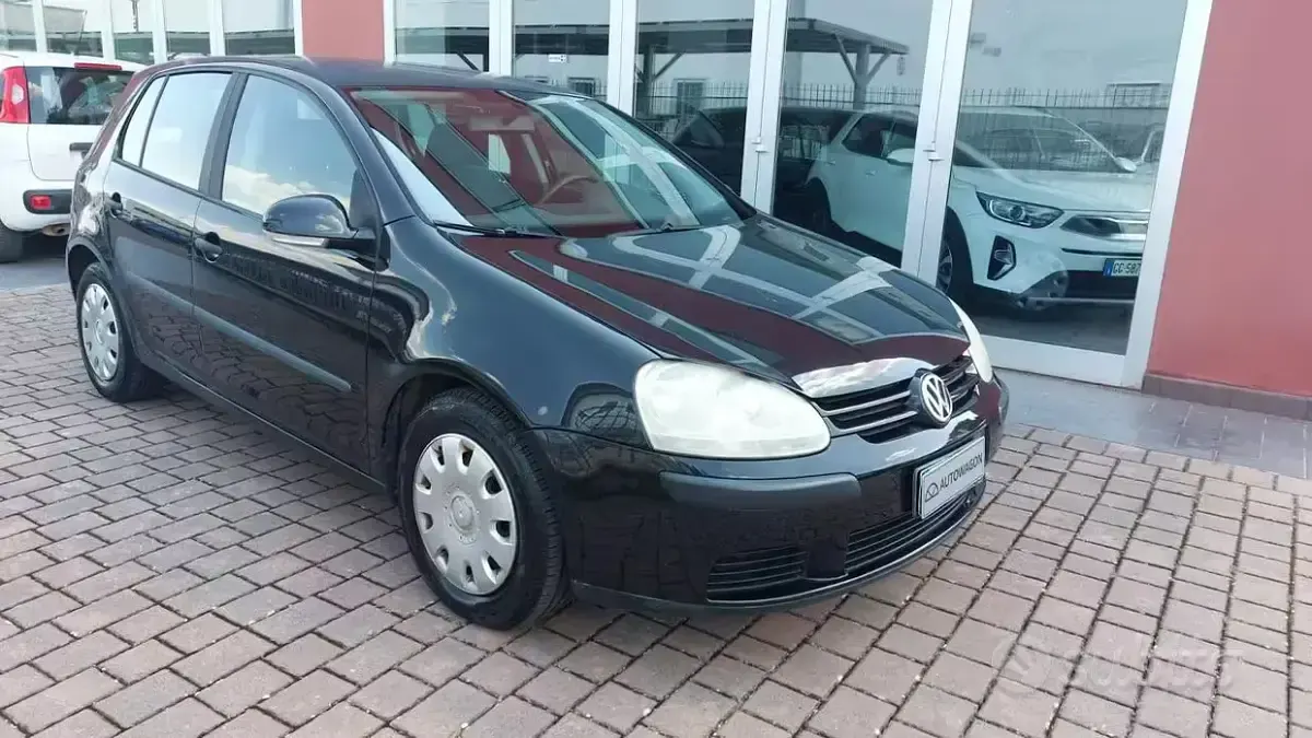 Usata VW Golf IV Trendline 105 CV (77 kW) 2004 Nero Berlina