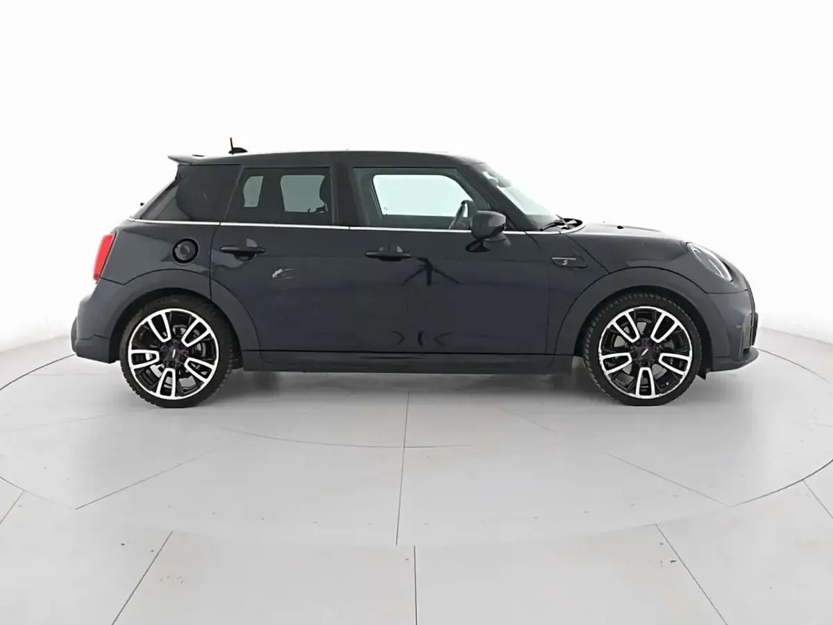Usata Mini John Cooper Works 178 CV (130 kW) 2022 Enigmatic black mini yours Utilitaria