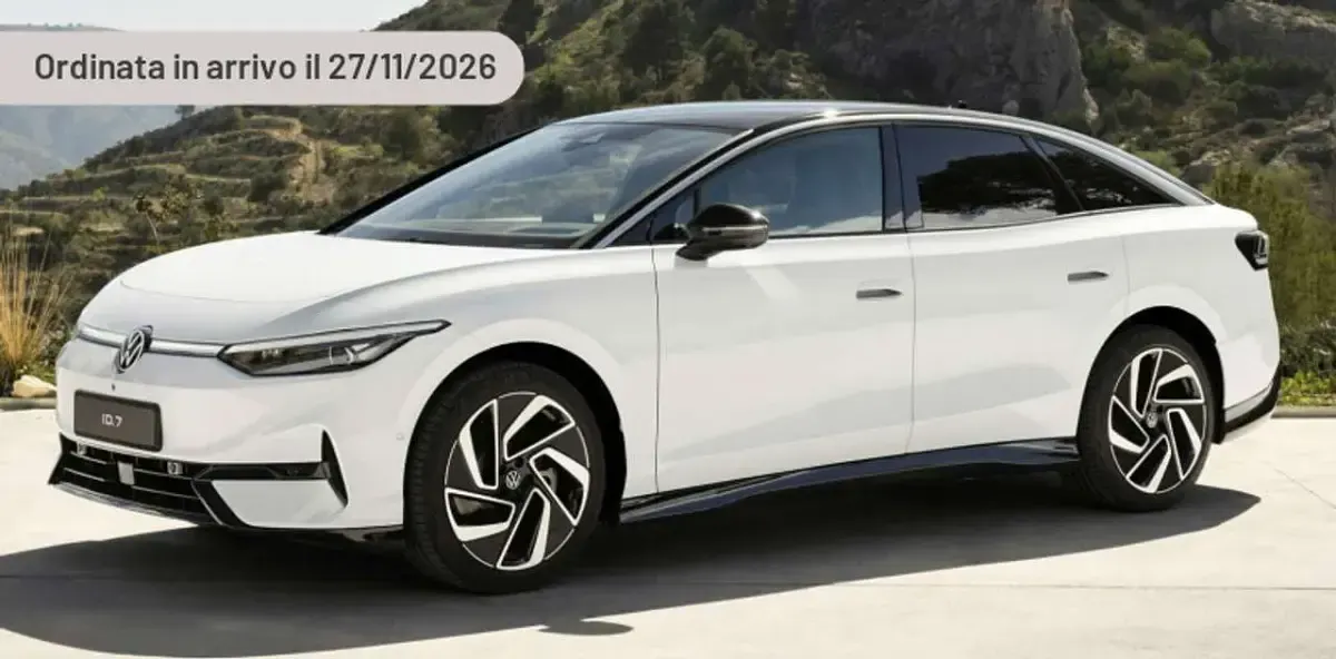 Usata VW ID.7 Pro 88 kW (121 CV) 2024 Argento Utilitaria
