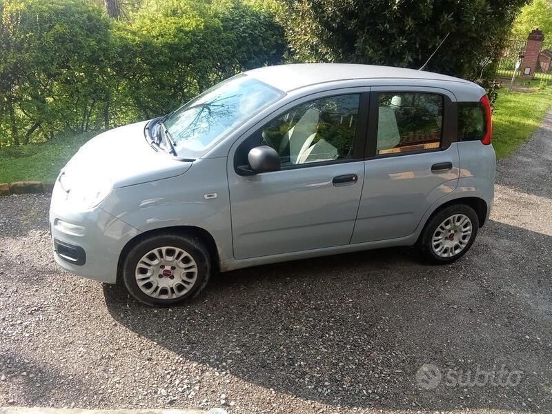 Grigio Usata 2019 Fiat Panda Due volumi | 7800 € (Buon prezzo) - Immagine 1/4