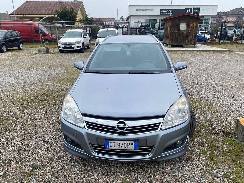 Usata Opel Astra 116 CV (85 kW) 2009 Argento Station wagon