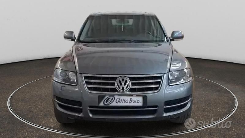 Usata VW Touareg Exclusive 174 CV (127 kW) 2006 Grigio SUV