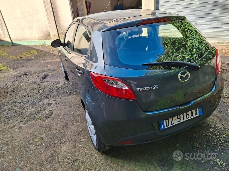 Usata Mazda 2 68 CV (50 kW) 2009 Grigio Utilitaria