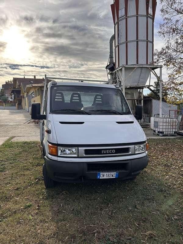Usata 2005 Iveco Daily | 10.000 € (Buon prezzo) - Immagine 1/4