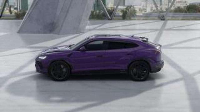 Usata Lamborghini Urus 666 CV (489 kW) 2022 Viola metallizzato SUV