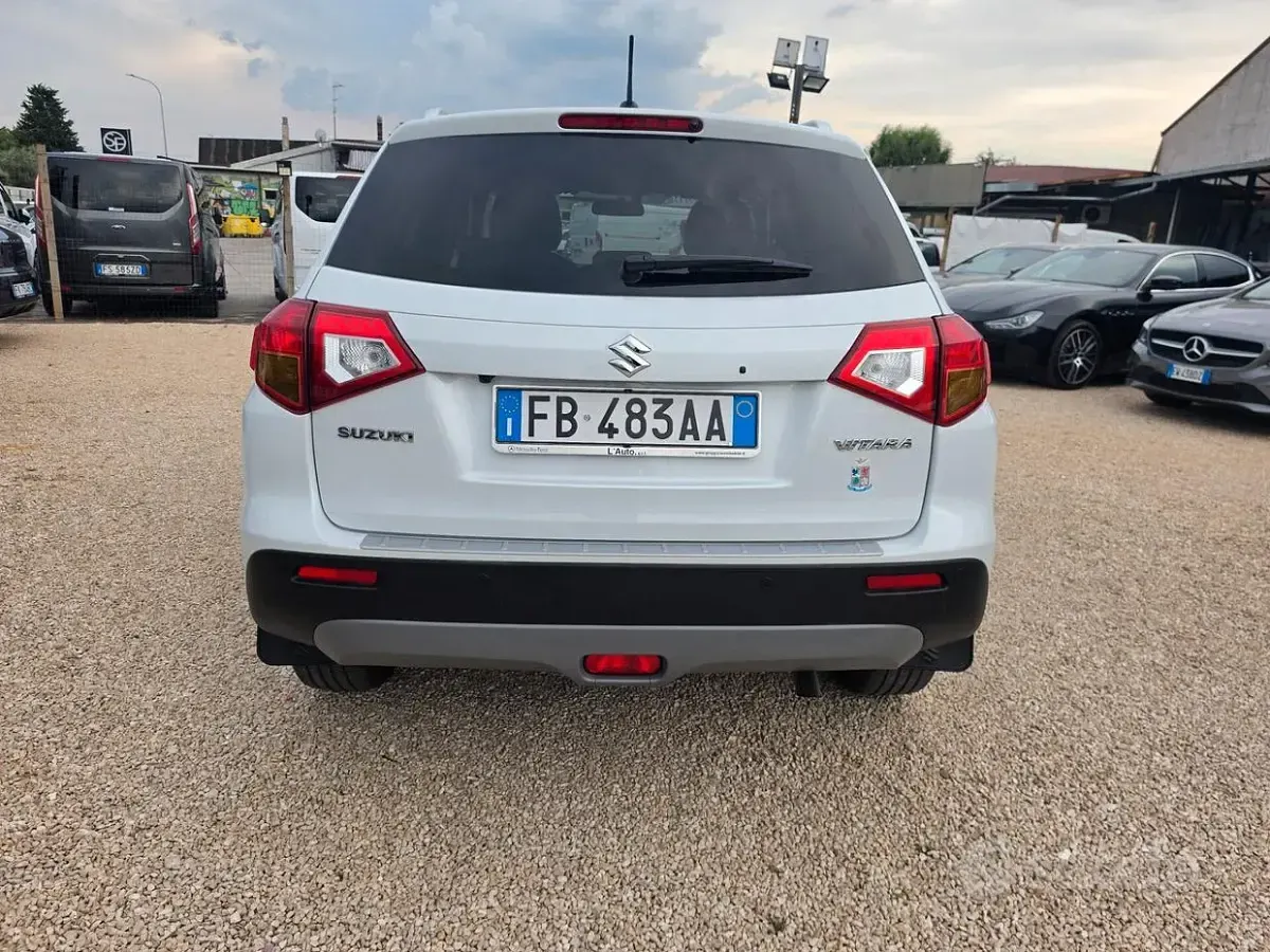 Usata Suzuki Vitara 120 CV (88 kW) 2015 Bianco SUV