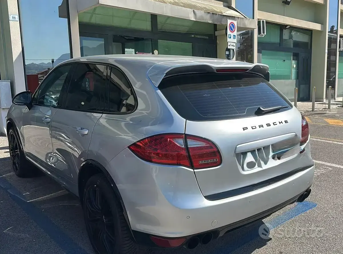 Usata Porsche Cayenne 245 CV (180 kW) 2011 SUV