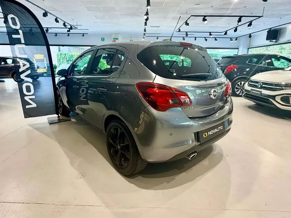 Usata Opel Corsa 90 CV (66 kW) 2017 Grigio Utilitaria