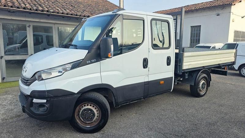 Occasion Iveco Daily 116 ch (85 kW) 2017 Blanc Berline
