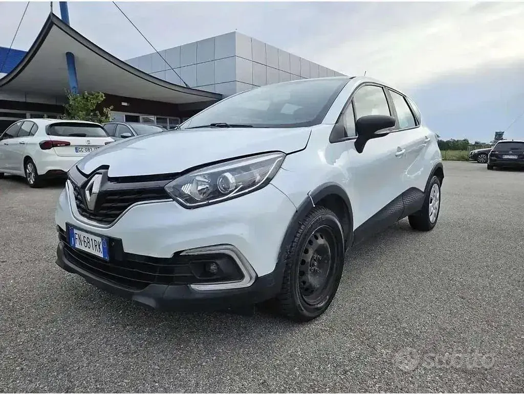 Second-hand Renault Captur Life 90 CP (66 kW) 2018 Alb SUV