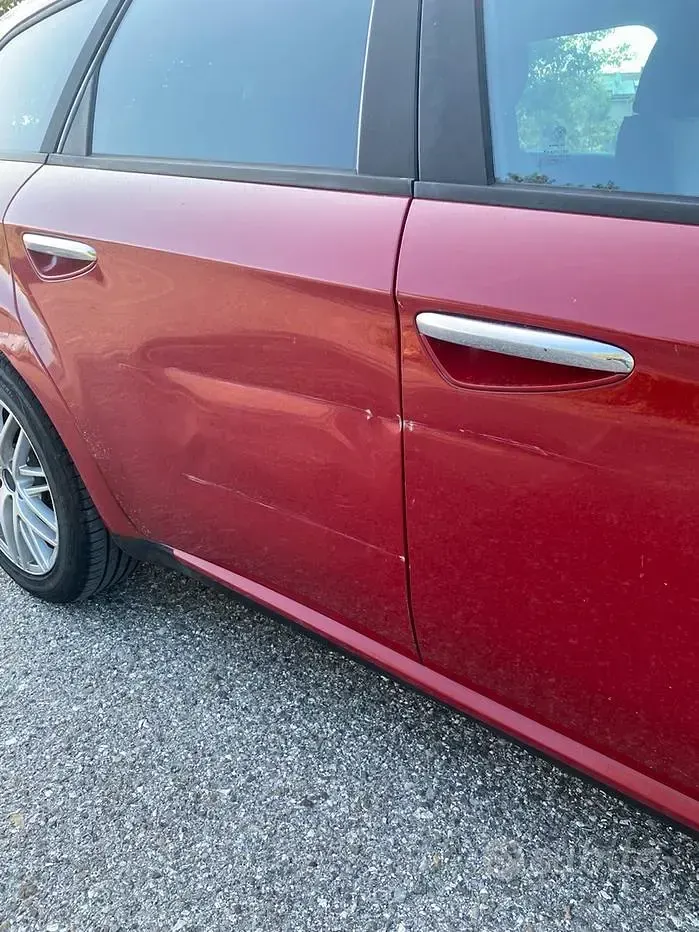 Usata Alfa Romeo 159 120 CV (88 kW) 2006 Rosso Berlina