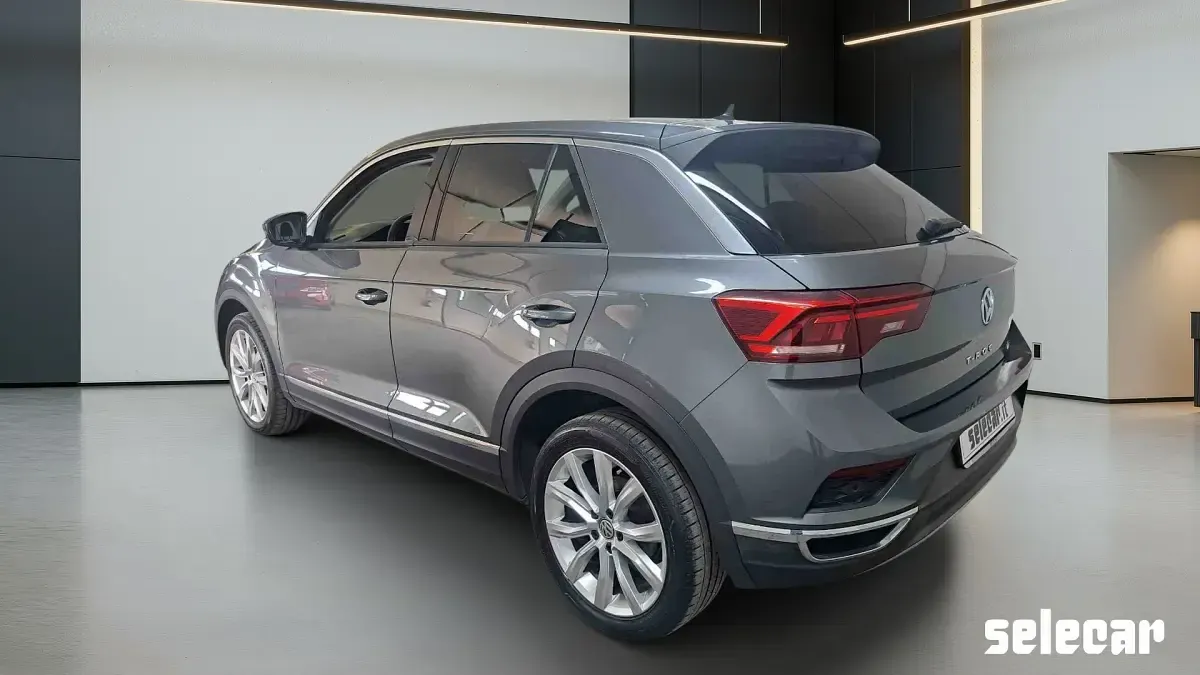 Usata VW T-Roc Advance 150 CV (110 kW) 2018 6y grigio daytona perla SUV