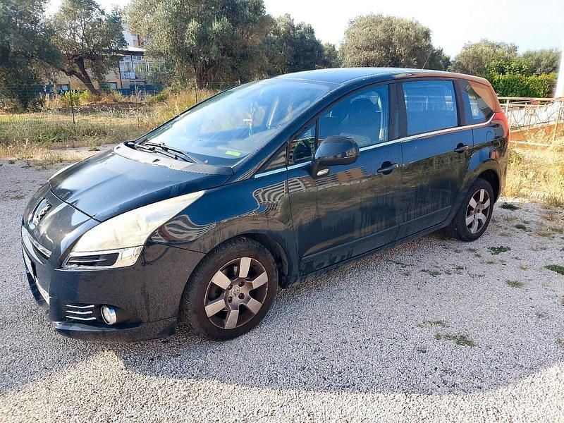 Usata Peugeot 5008 112 CV (82 kW) 2011 Nero Monovolume