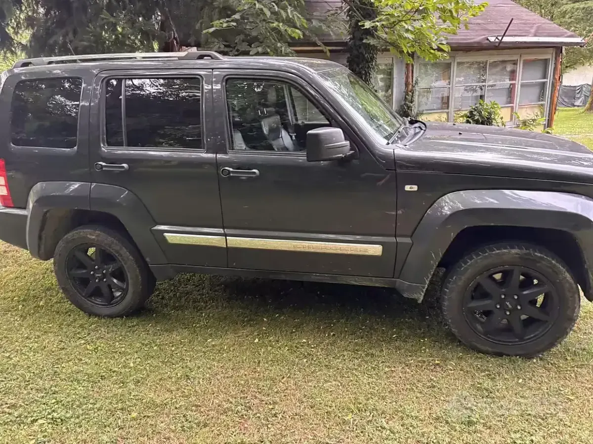 Usata Jeep Cherokee 200 CV (147 kW) 2011 SUV