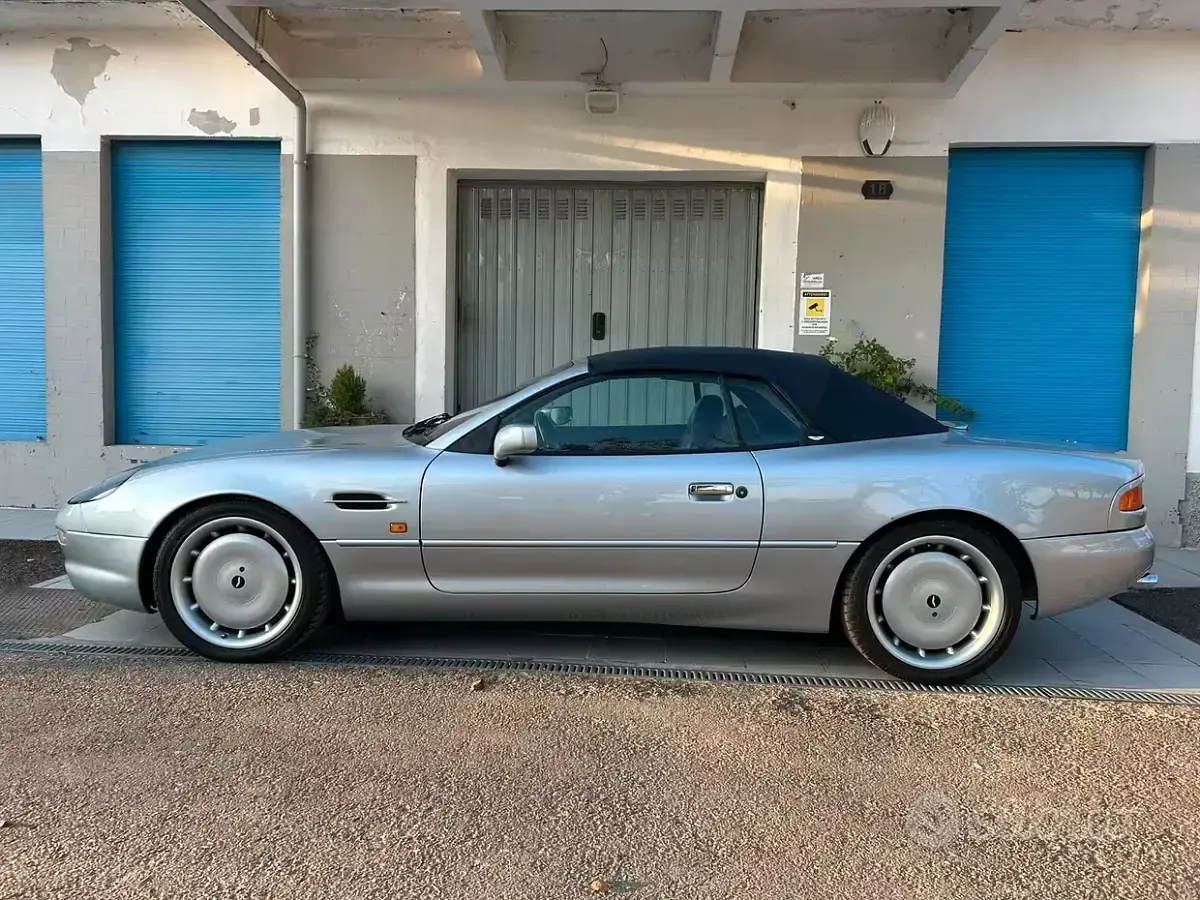 Usata Aston Martin DB7 332 CV (244 kW) 1998 Grigio Cabrio