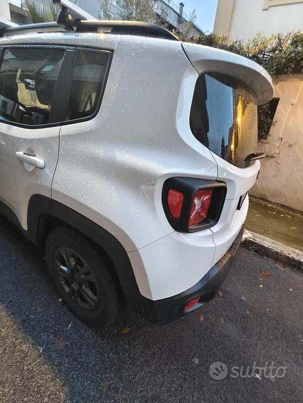 Begagnad Jeep Renegade Longitude 131 HK (96 kW) 2021 Vit SUV