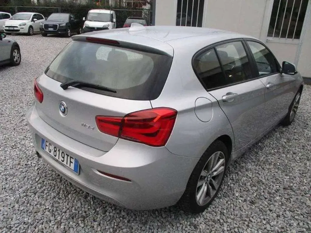 Usata BMW 116 Advantage 116 CV (85 kW) 2017 Argento Utilitaria