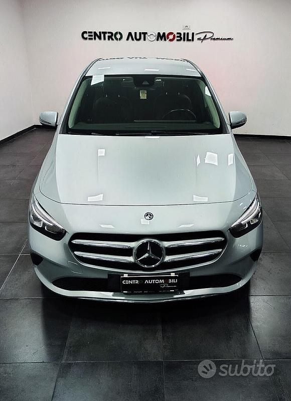 Usata Mercedes B180 116 CV (85 kW) 2021 Grigio Monovolume