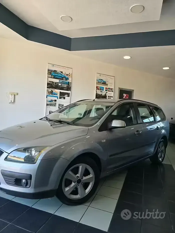 Usata Ford Focus S 90 CV (66 kW) 2005 Grigio Station wagon