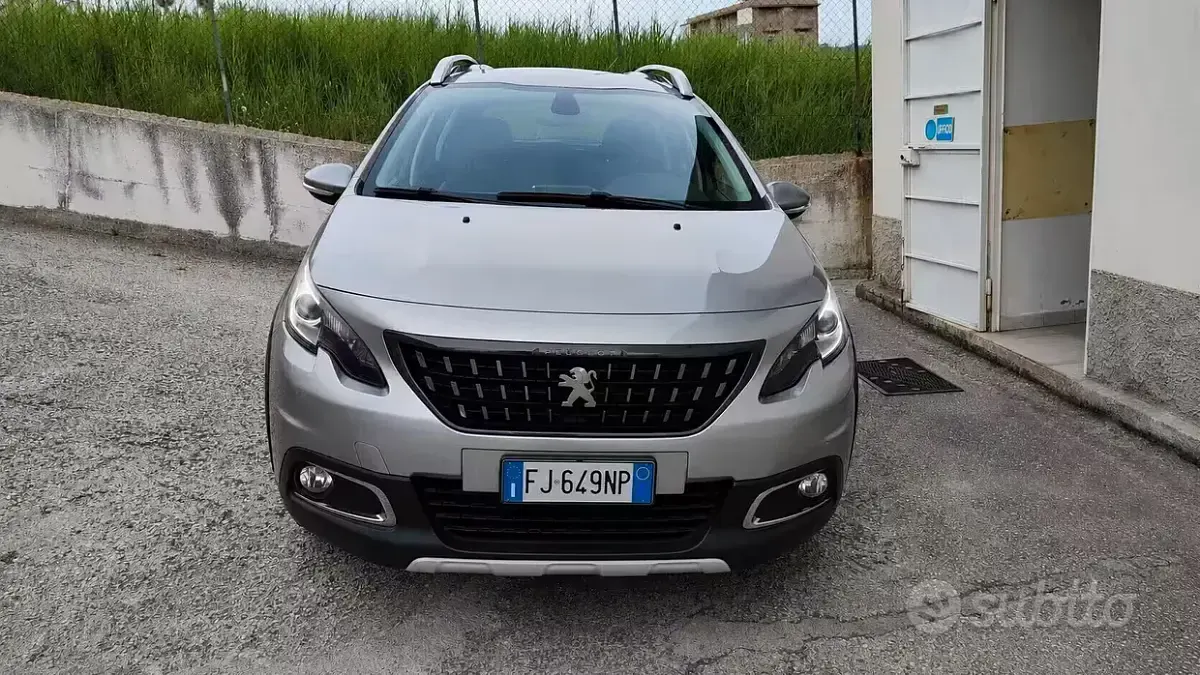 Usata Peugeot 2008 120 CV (88 kW) 2018 Grigio SUV