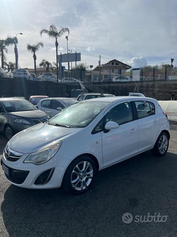 Usado Opel Corsa 85 CV (62 kW) 2013 Blanco Utilitario