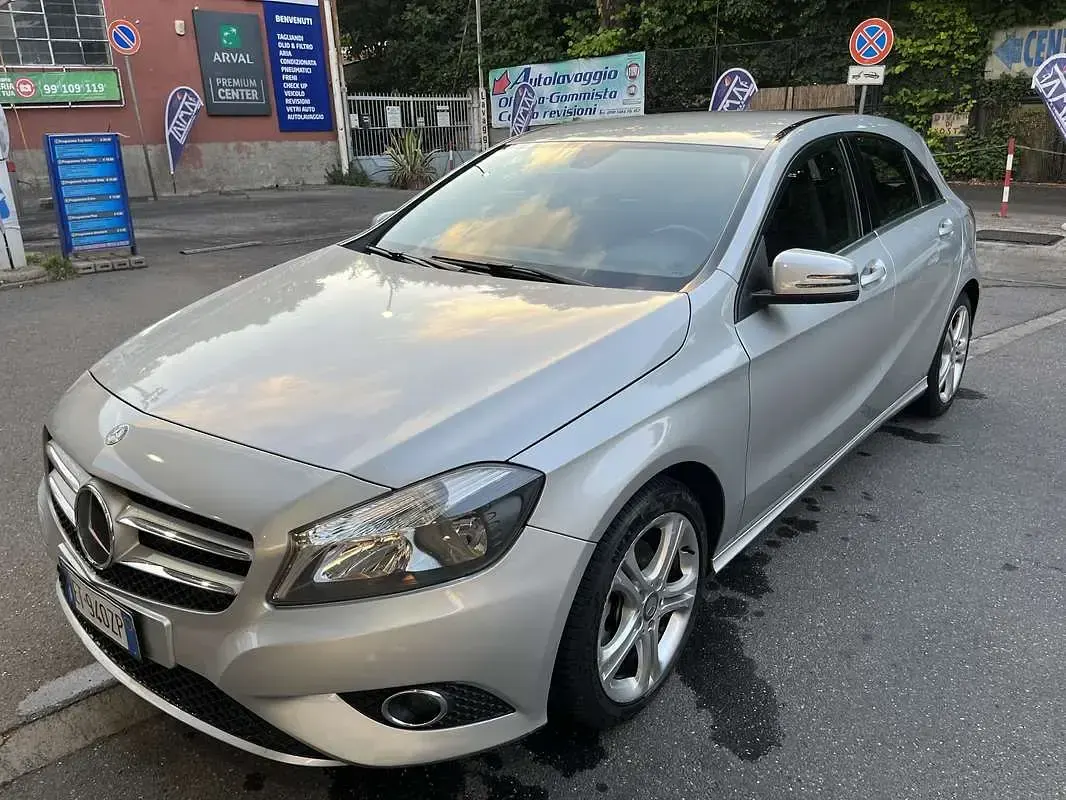 Usata Mercedes A180 Executive 122 CV (89 kW) 2014 Argento Utilitaria