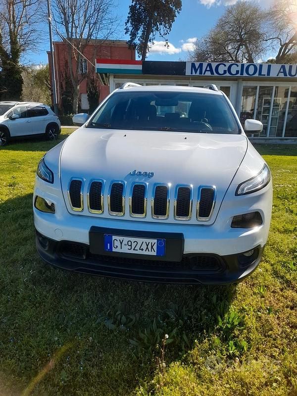 Usata Jeep Cherokee Longitude 140 CV (102 kW) 2014 Bianco SUV
