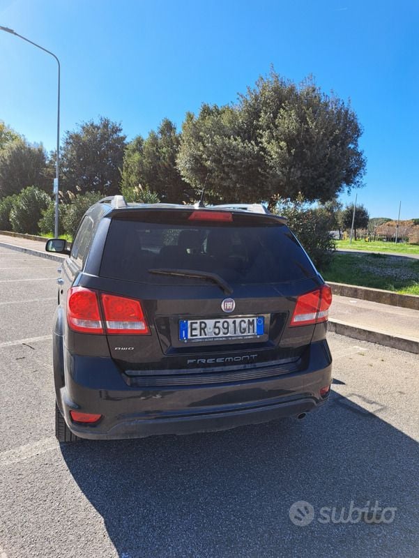 Usata Fiat Freemont 170 CV (125 kW) 2013 Nero SUV