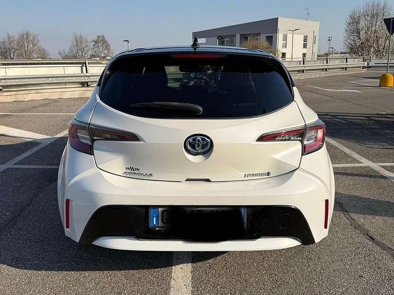 Usata Toyota Corolla Style 98 CV (72 kW) 2020 Bianco Berlina
