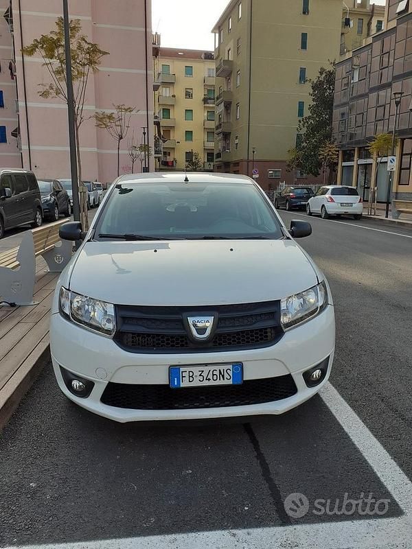 Usata Dacia Sandero 90 CV (66 kW) 2015 Bianco Utilitaria