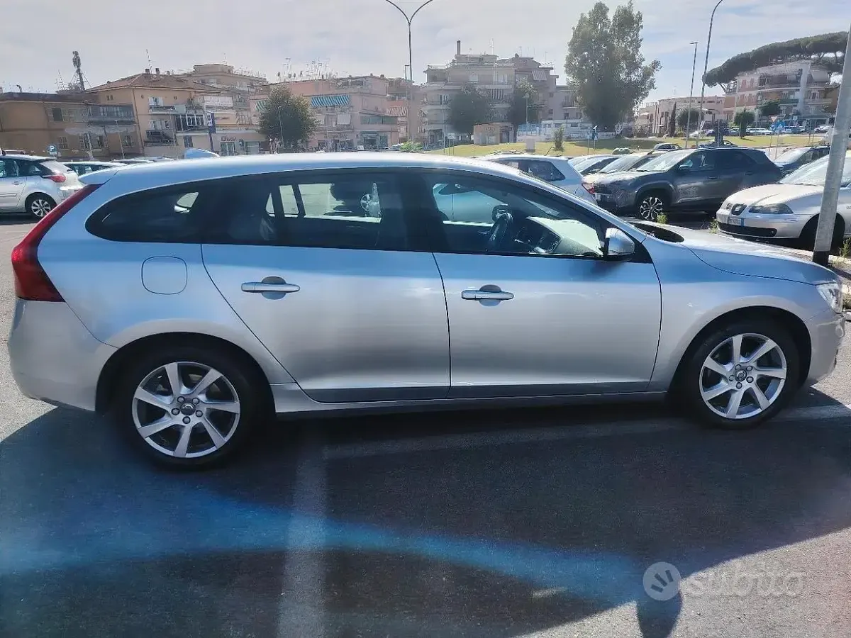Usata Volvo V60 115 CV (84 kW) 2015 Grigio Station wagon