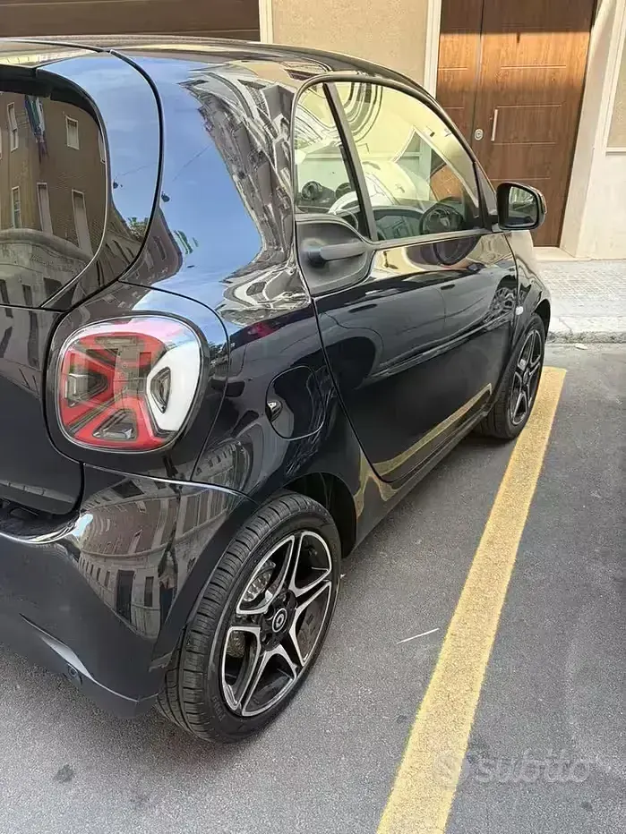 Usata Smart ForTwo Electric Drive Pulse 41 kW (56 CV) 2023 Bluazzurro Berlina