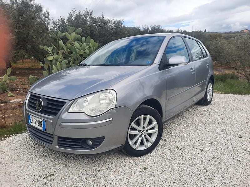 Usata VW Polo 69 CV (50 kW) 2008 Grigio Utilitaria