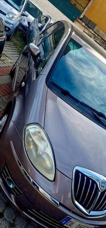 Usata Lancia Musa 89 CV (65 kW) 2007 Marrone Monovolume