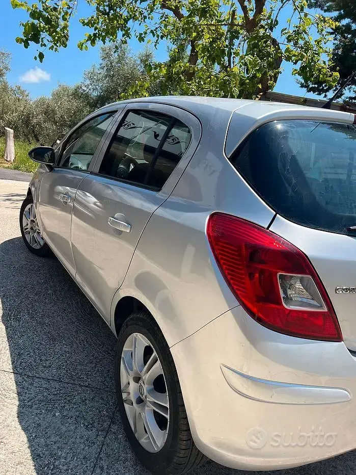 Usata Opel Corsa 75 CV (55 kW) 2008 Grigio Utilitaria