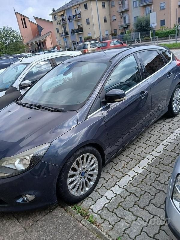 Usata Ford Focus 95 CV (69 kW) 2012 Grigio Berlina
