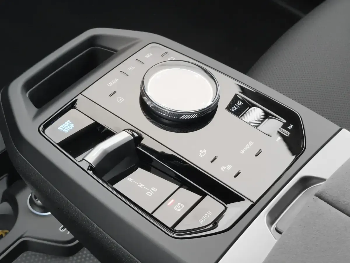 Usata BMW iX M Sport 150 kW (204 CV) 2025 Carbon black SUV