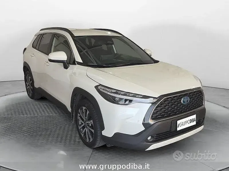 Usata Toyota Corolla Cross Trend 199 CV (146 kW) 2022 Bianco SUV