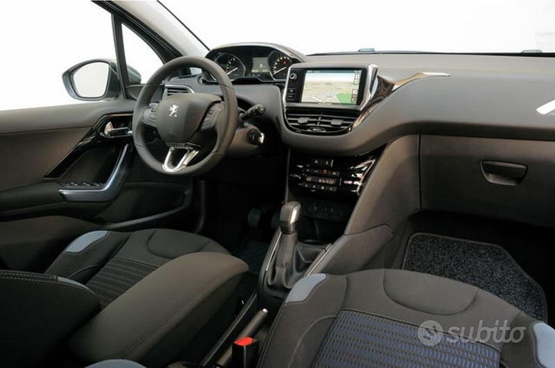 Usata Peugeot 208 82 CV (60 kW) 2013 Nero Utilitaria