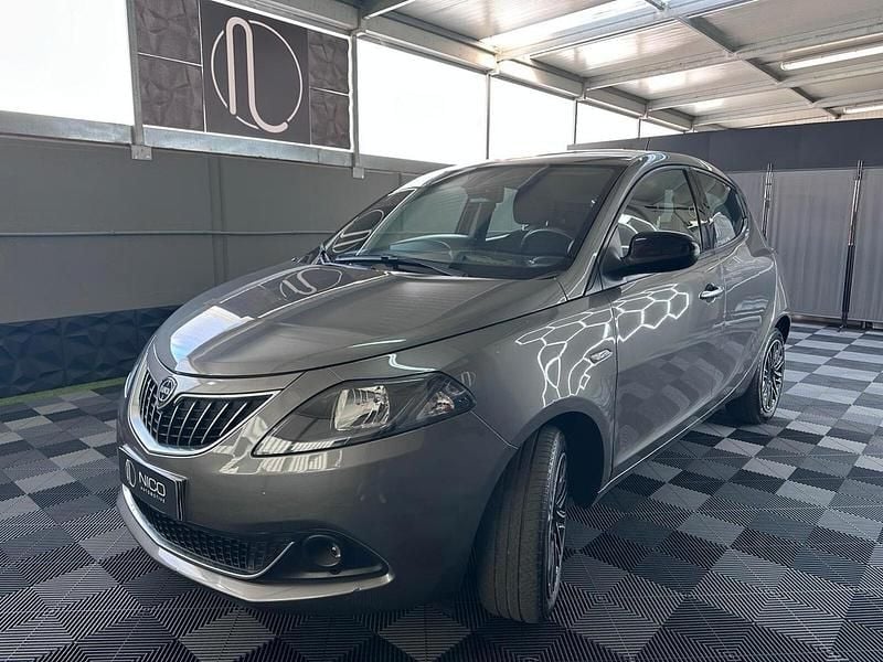 Usata Lancia Ypsilon S 69 CV (50 kW) 2022 Grigio Utilitaria