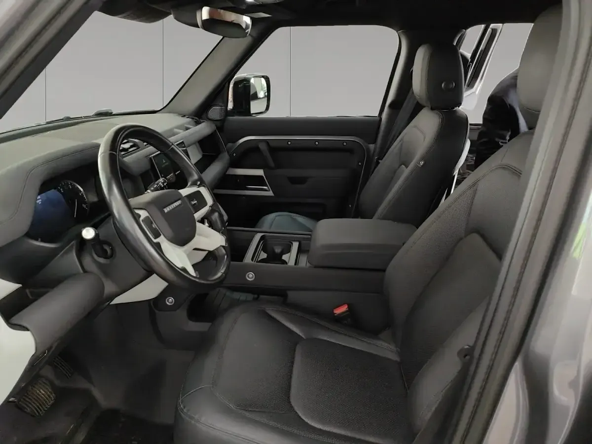 Usata Land Rover Defender SE 200 CV (147 kW) 2022 Eiger grey SUV